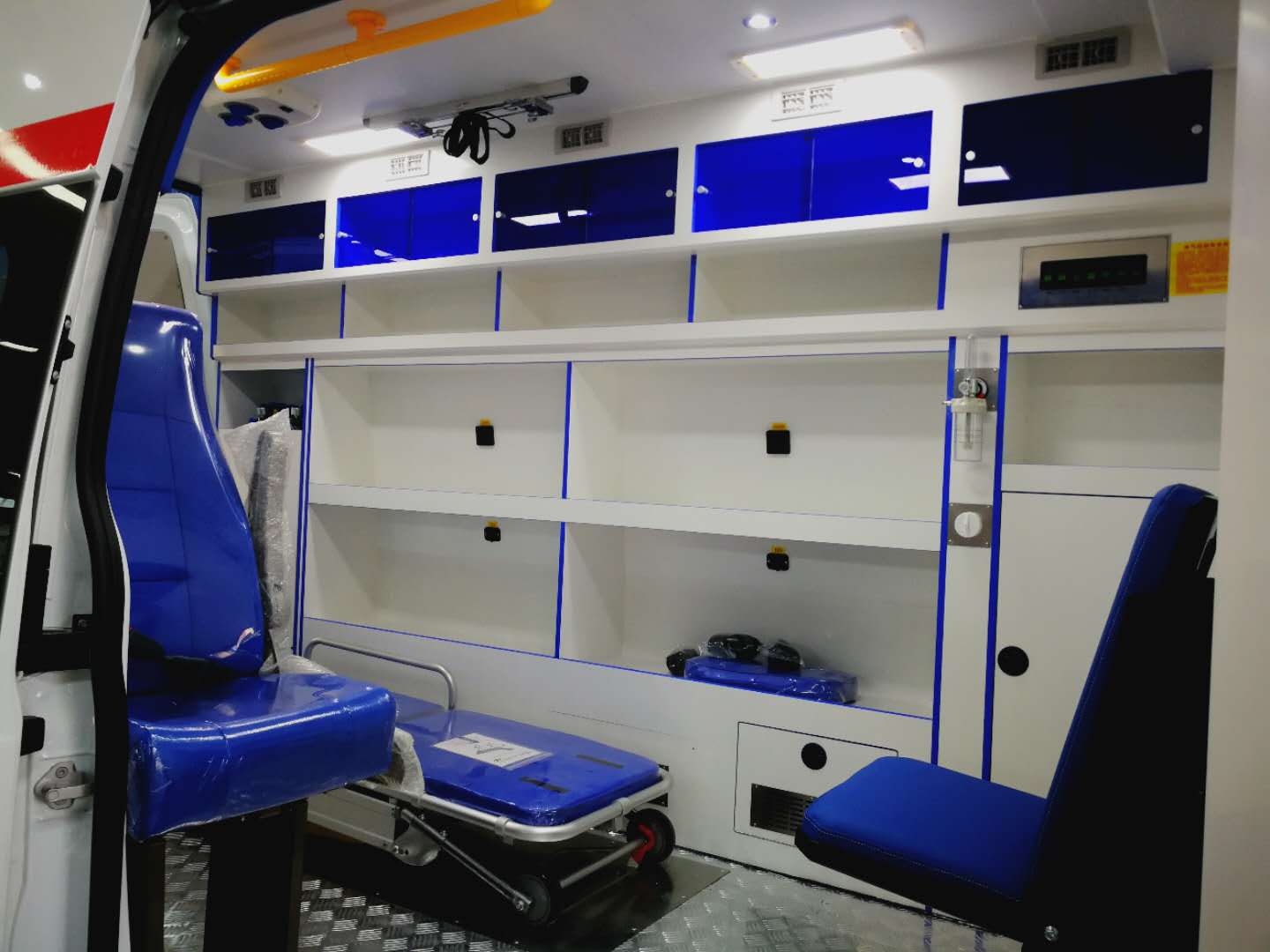 福特新世代V348救護車(長軸福星高頂)