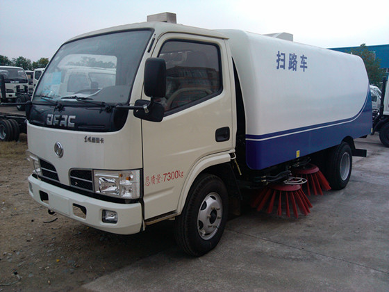 4方掃路車(chē) 4方掃路車(chē)