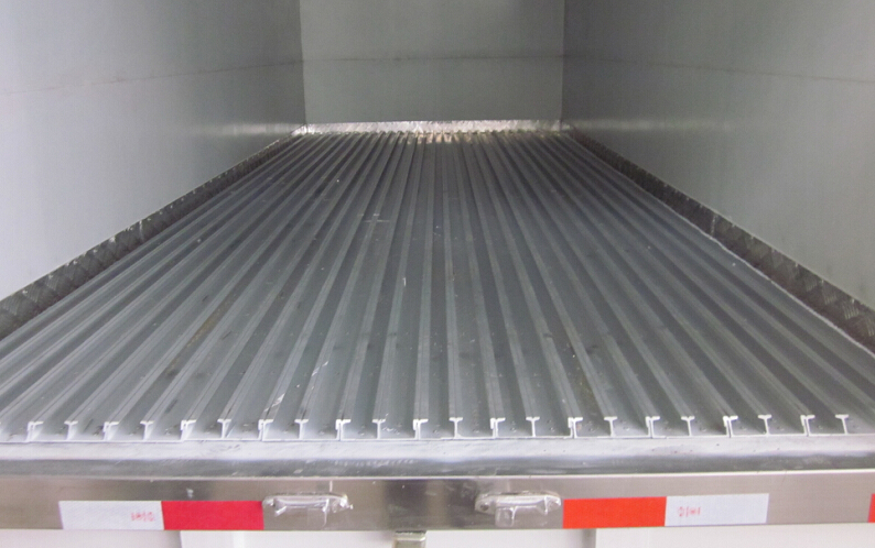 <a href=http://m.kmkyu.com/lcc/ target=_blank class=infotextkey>冷藏車</a>通風(fēng)槽,冷藏車地板通風(fēng)槽圖片