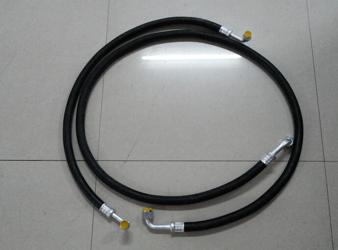 <a href=http://m.kmkyu.com/lcc/ target=_blank class=infotextkey>冷藏車</a>制冷系統(tǒng)管路圖片