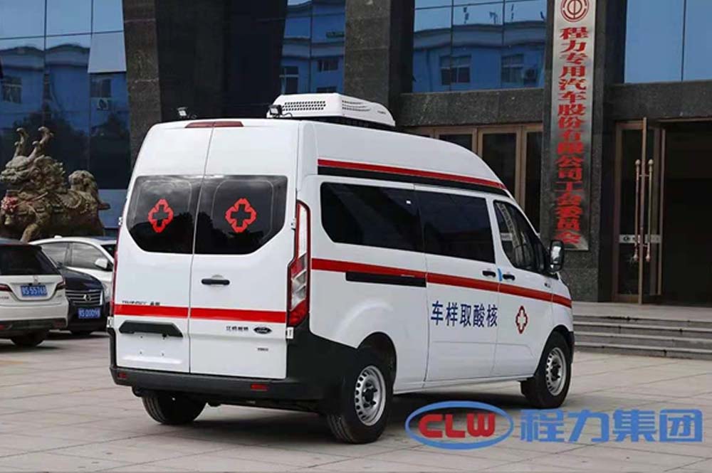 福特全順V362核酸取樣檢測(cè)車圖片4