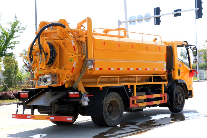 東風(fēng)大福瑞卡國(guó)六 10方 清洗吸污車(chē)圖片3